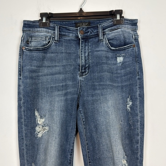 Judy Blue Leni Distressed High Rise Boyfriend Fit Jeans. Medium Wash. Size 9/29. - Picture 2 of 13